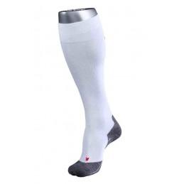 Chaussettes de récuperation femme Running Energizing FalkeFALKECroque Montagne