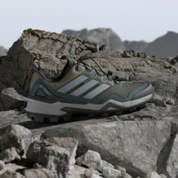 Chaussures de randonnée Terrex Skychaser homme Adidas